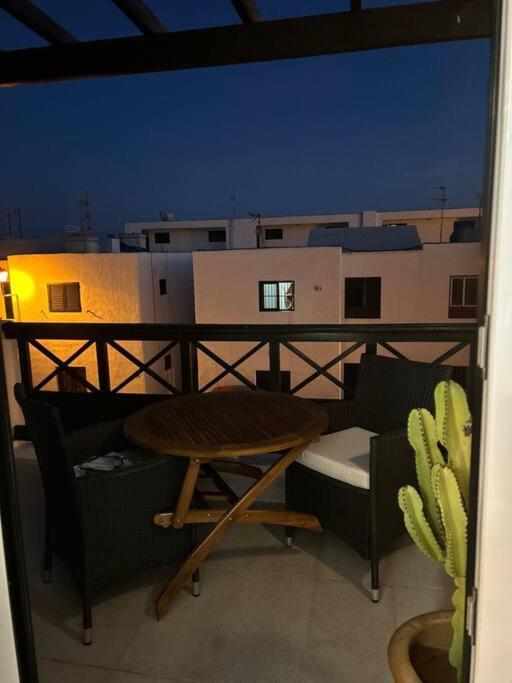Moderno Apartamento Cerca Al Mar Tías Екстериор снимка